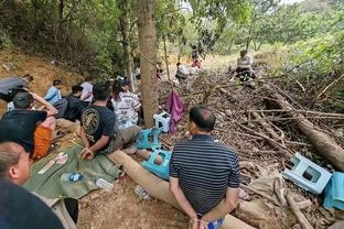 Có thể hiểu Hayden nói anh ta không phải là cầu thủ hệ thống, điều kiện tiên quyết là bạn phải cho anh ta tự do.